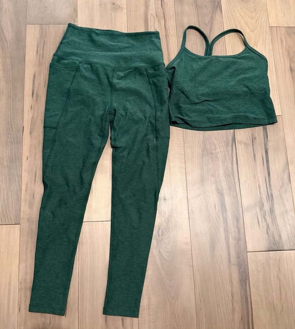 Beyond Yoga Spacedye Active Set Leggings and Tank Top Size S Green